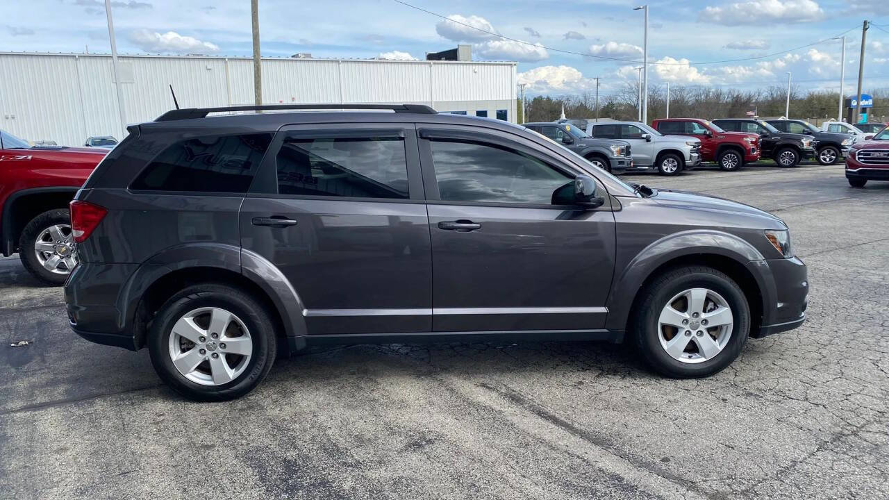 Used 2019 Dodge Journey SE w/ Blacktop Package image 4