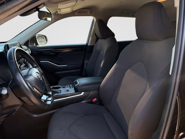 Used 2020 Toyota Highlander LE AWD/4WD image 24
