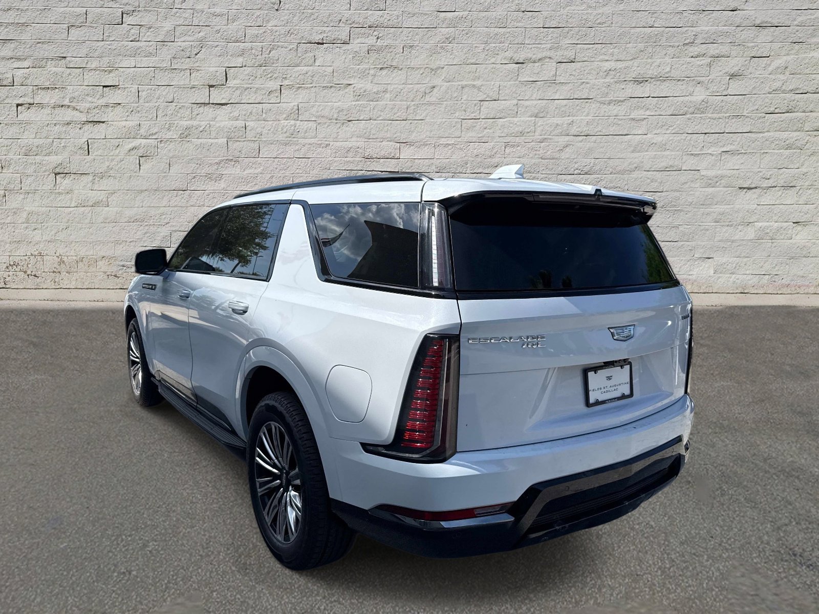 New 2026 Cadillac Escalade IQL Sport 1 w/ LPO, Floor Liner Package AWD/4WD image 7