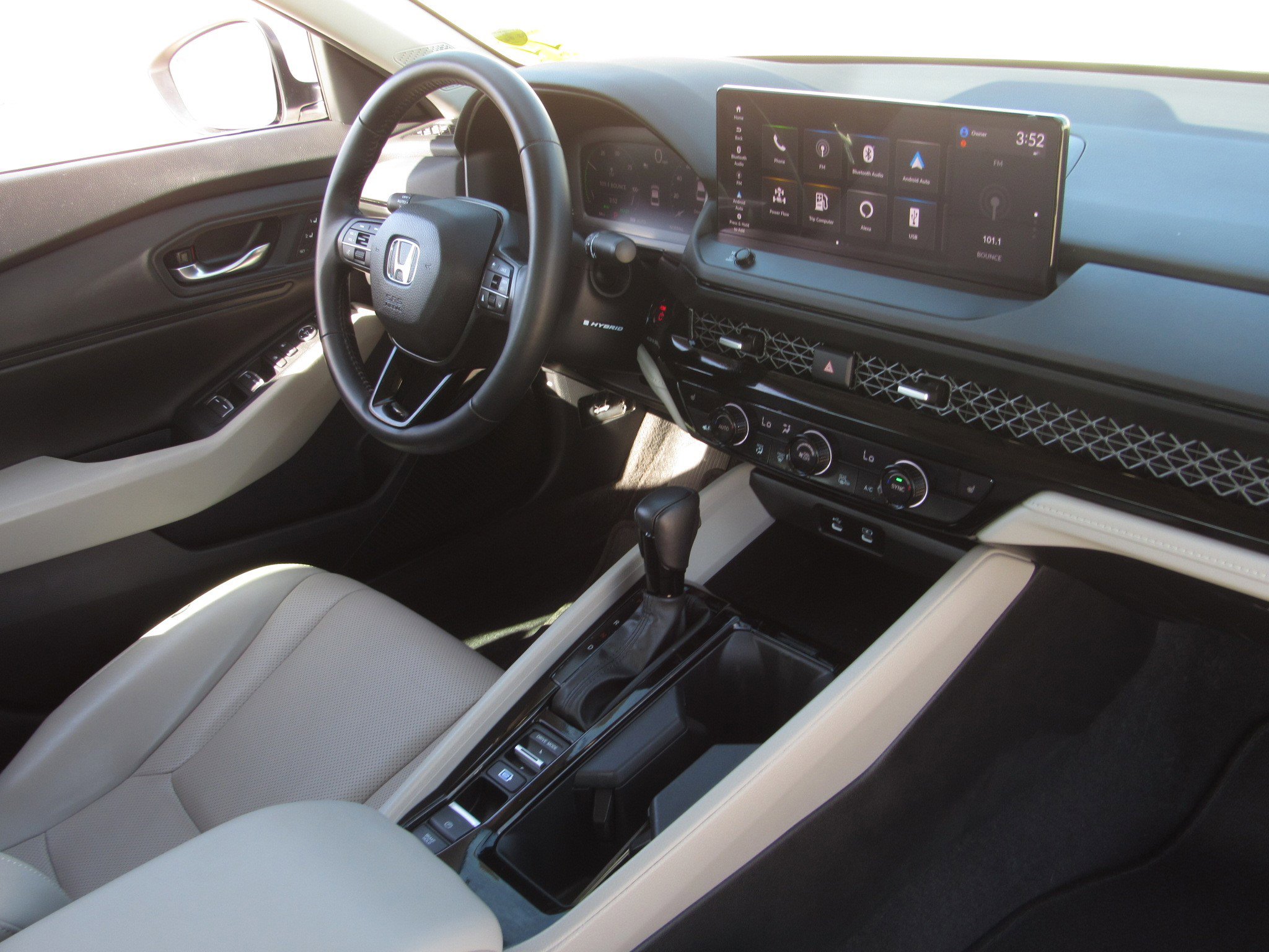 Certified 2024 Honda Accord EX-L image 10