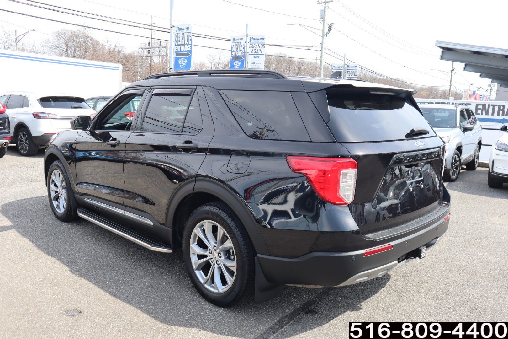 Used 2023 Ford Explorer XLT w/ Equipment Group 202A image 7