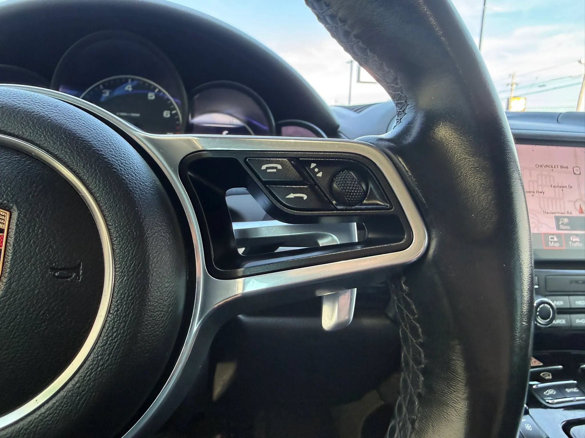 Used 2018 Porsche Cayenne Platinum Edition AWD/4WD image 29