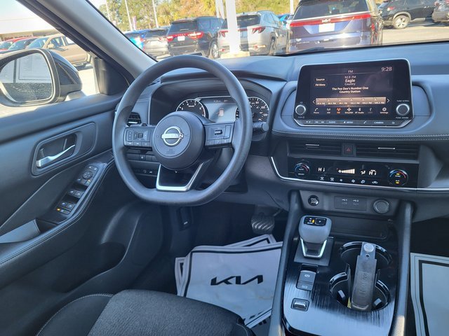 Used 2024 Nissan Rogue SV image 16