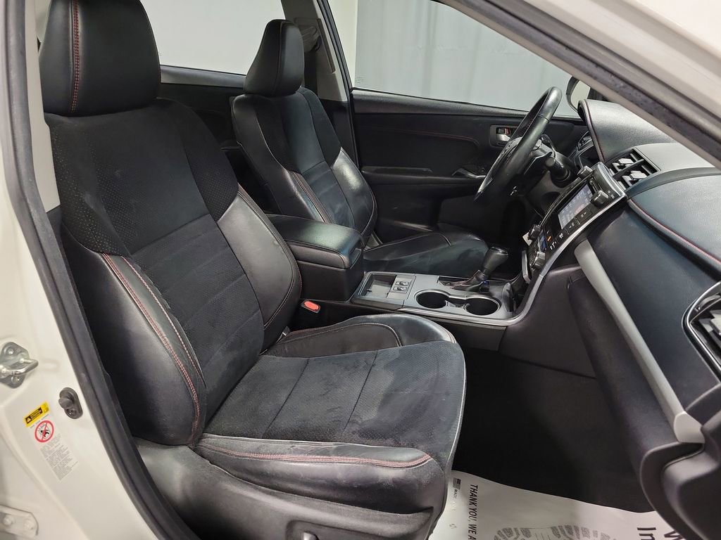 Used 2015 Toyota Camry XSE image 24