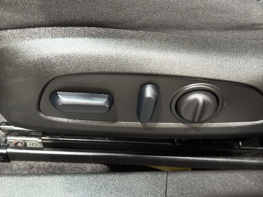 Used 2025 Chevrolet Malibu LT image 15