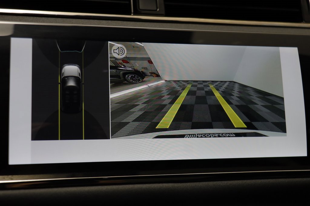 Used 2023 Land Rover Range Rover Evoque R-Dynamic SE image 9