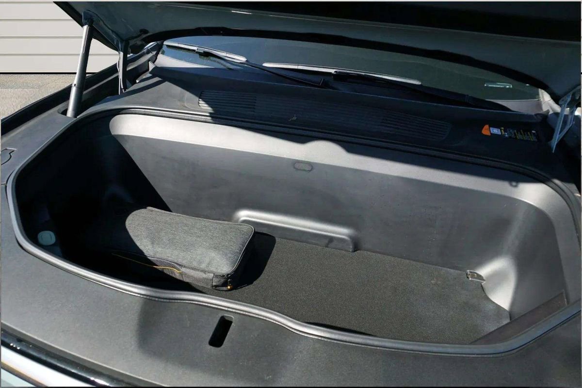 Used 2023 Rivian R1S Adventure image 15