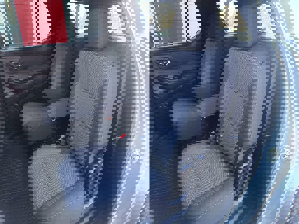 Used 2023 Chevrolet Traverse LT w/ Rear Camera Mirror Package image 21