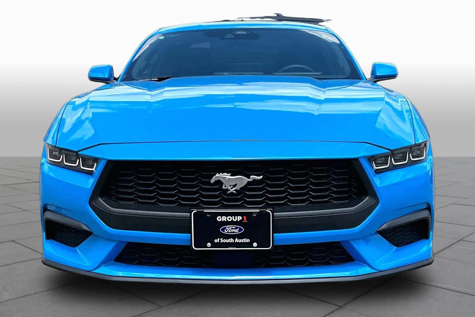 Certified 2025 Ford Mustang Coupe RWD image 4
