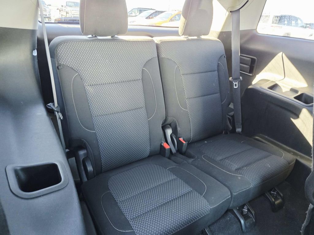 Used 2021 GMC Acadia SLE w/ Driver Convenience Package image 15