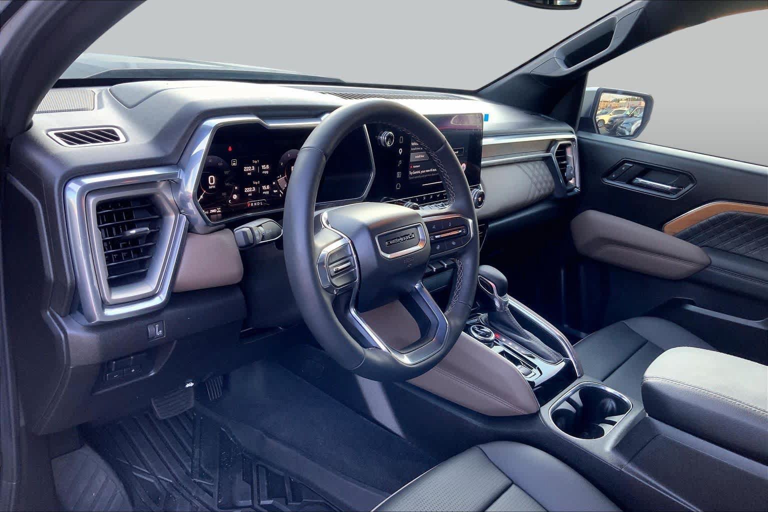 Used 2026 GMC Canyon Denali AWD/4WD image 17