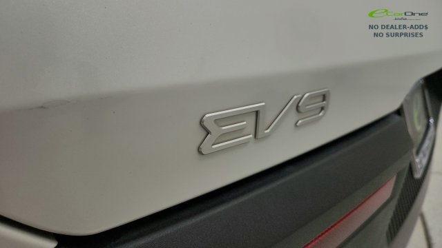 Used 2024 Kia EV9 Light Long Range RWD image 35