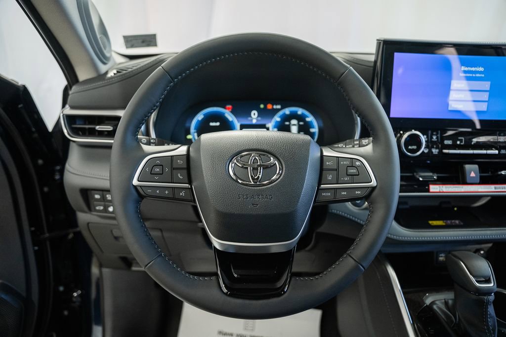 New 2026 Toyota Highlander Platinum image 31