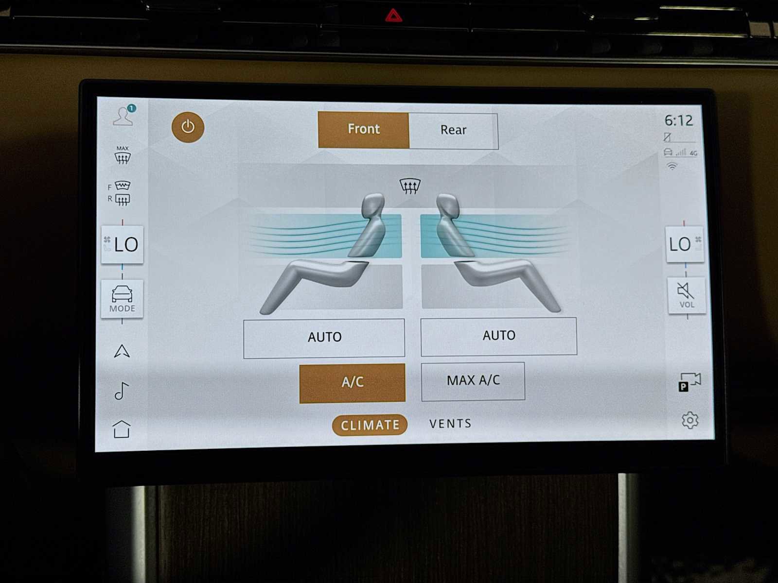 Used 2024 Land Rover Range Rover Long Wheelbase SE image 17