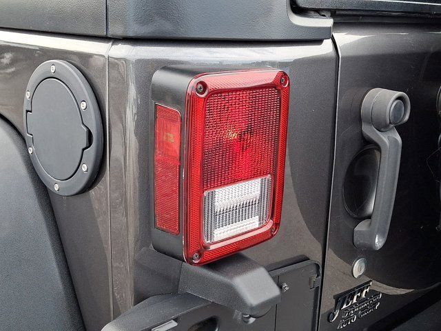 Used 2017 Jeep Wrangler Sport image 14
