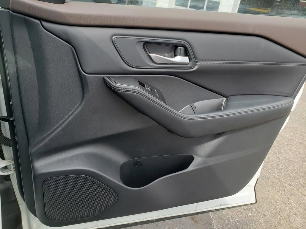 Certified 2023 Nissan Rogue SL w/ SL Premium Package image 25