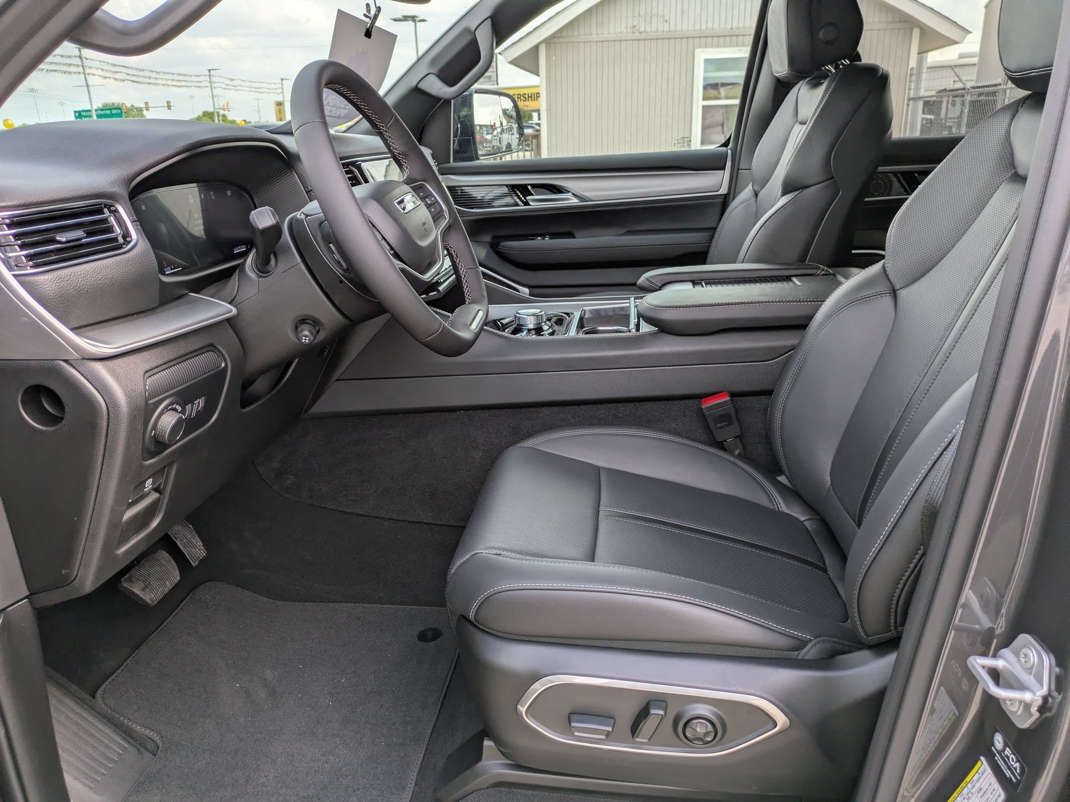 New 2026 Jeep Grand Wagoneer Limited AWD/4WD image 10