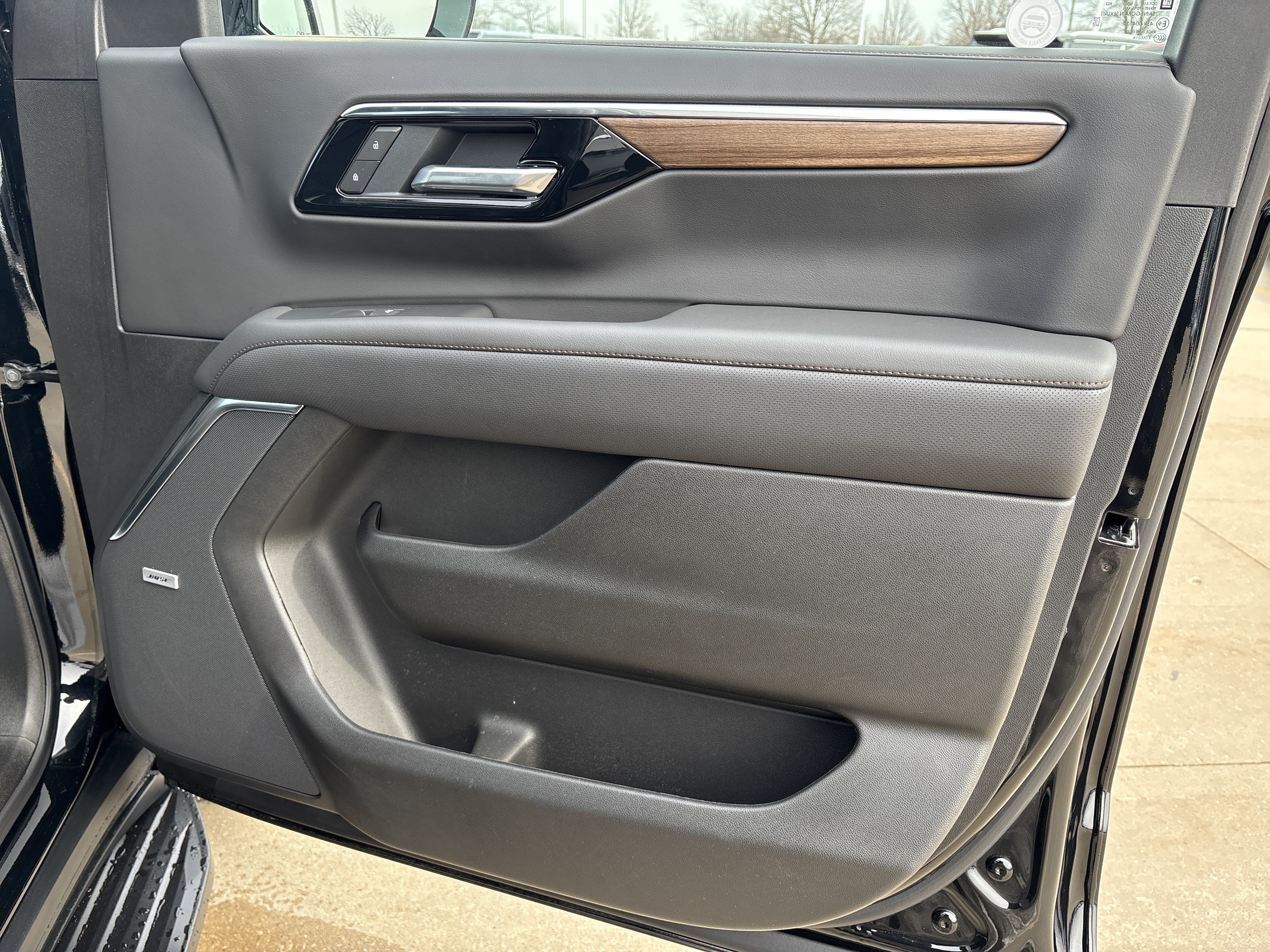 New 2025 Chevrolet Suburban High Country w/ LPO, Illumination Package AWD/4WD image 25