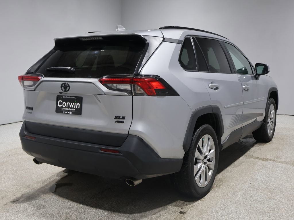 Used 2023 Toyota RAV4 XLE Premium image 2