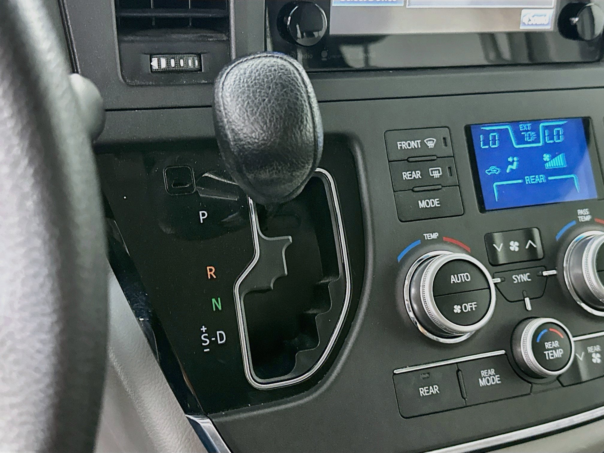 Used 2017 Toyota Sienna LE FWD image 23