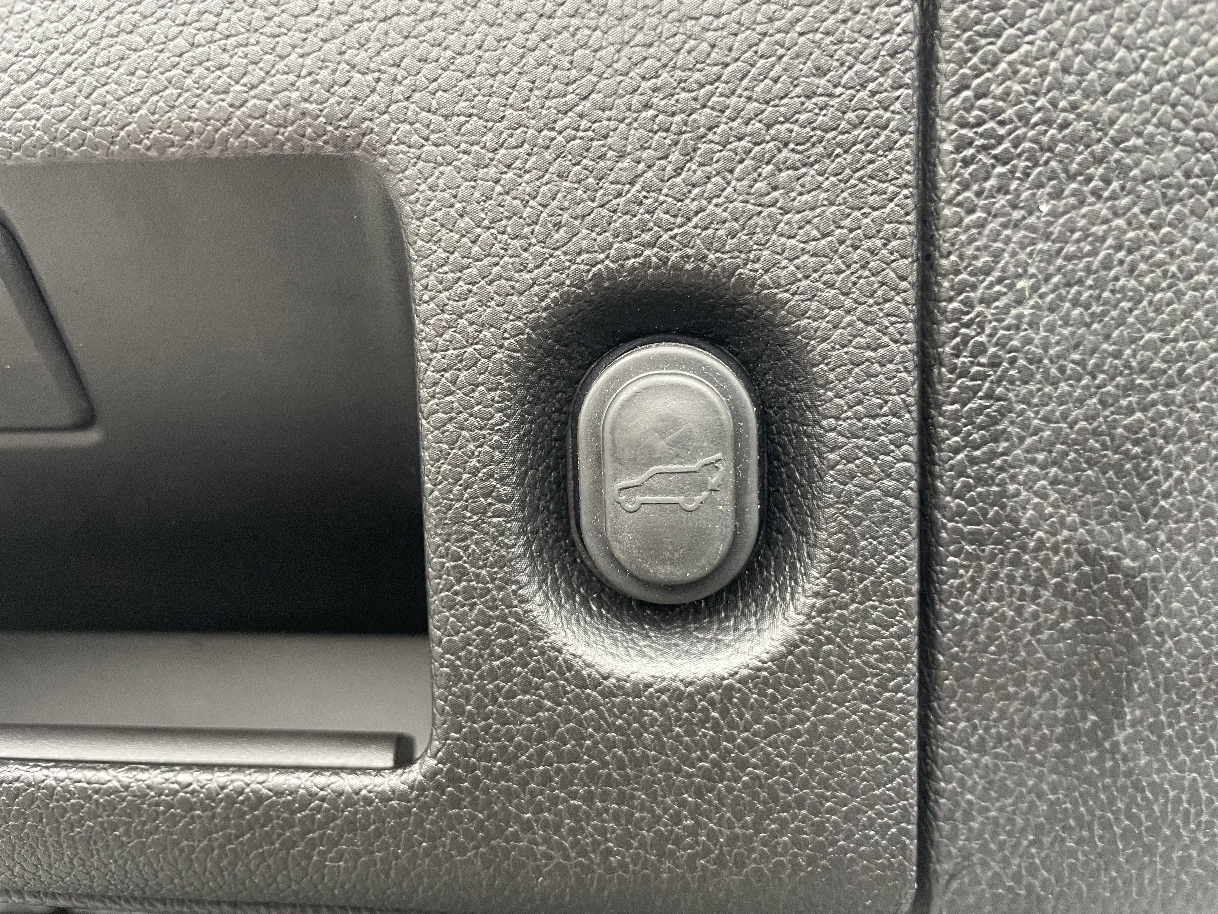 Used 2020 GMC Yukon Denali w/ Open Road Package image 42