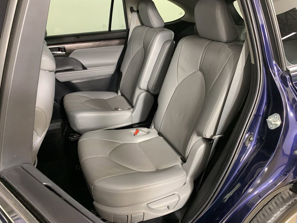 Used 2023 Toyota Highlander Limited AWD/4WD image 35