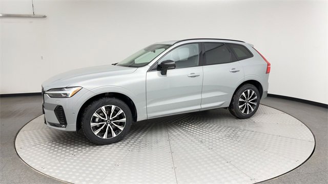 Used 2025 Volvo XC60 B5 Plus image 6