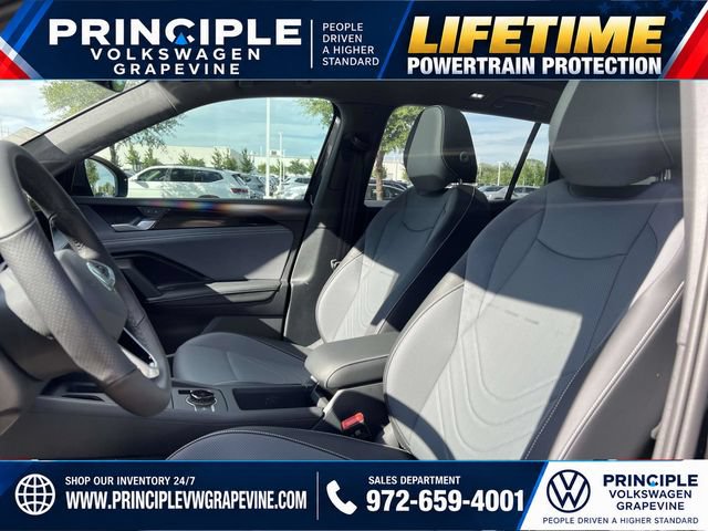 New 2026 Volkswagen Tiguan SE R-Line FWD image 13