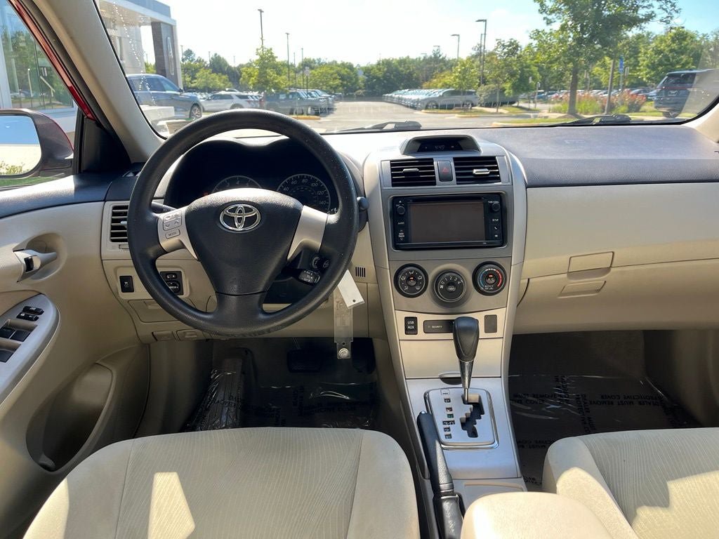 Used 2013 Toyota Corolla LE FWD image 14