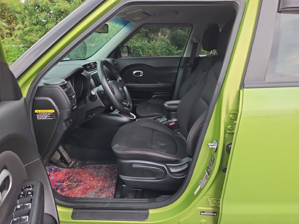 Used 2018 Kia Soul FWD image 15