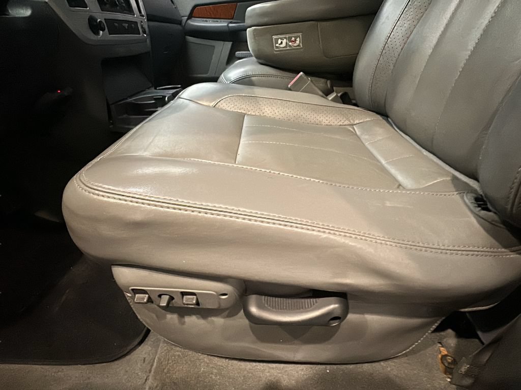 Used 2006 Dodge Ram 2500 Truck Laramie AWD/4WD image 13