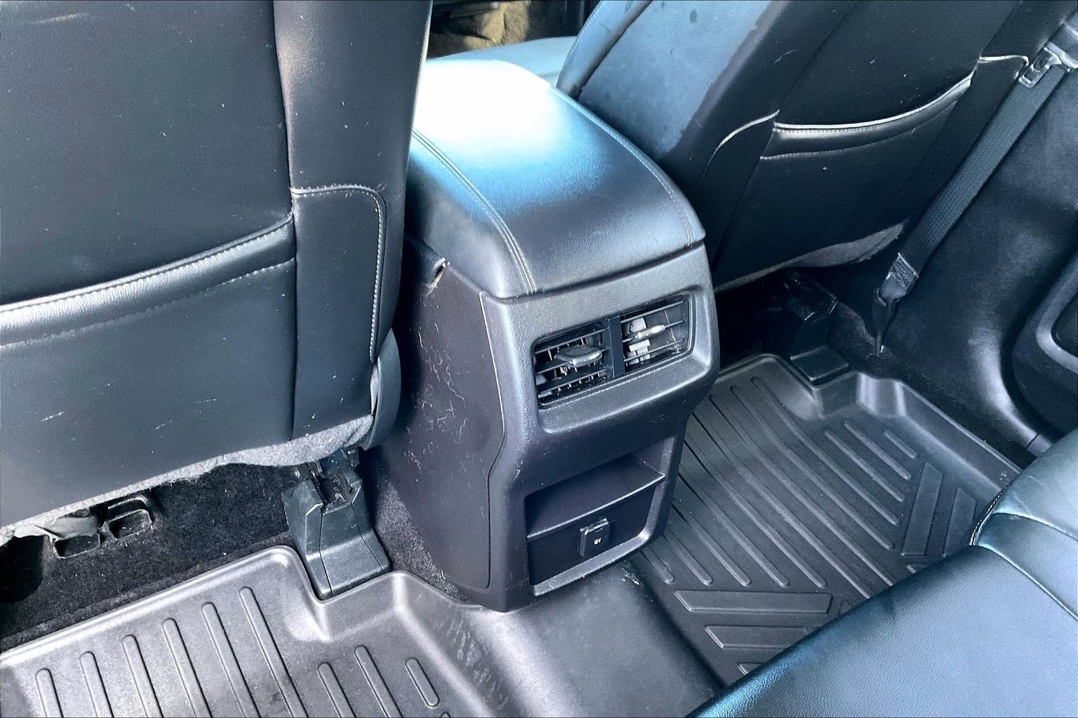 Used 2018 Ford Edge SEL w/ Equipment Group 201A image 10