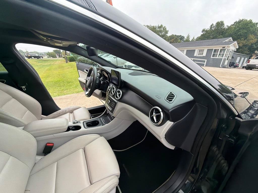 Used 2019 Mercedes-Benz CLA 250 image 21