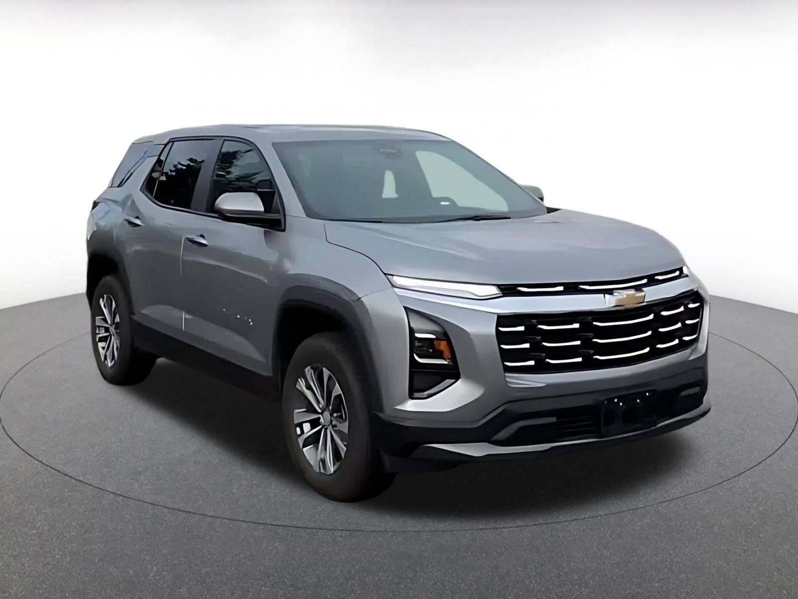 Used 2025 Chevrolet Equinox LT image 3