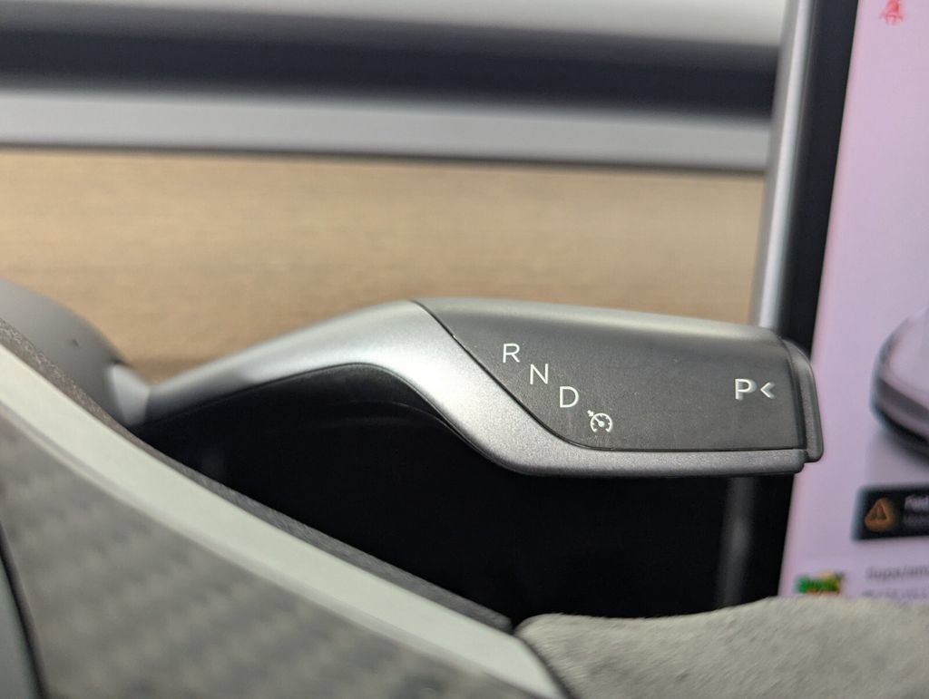 Used 2022 Tesla Model Y Performance AWD/4WD image 19