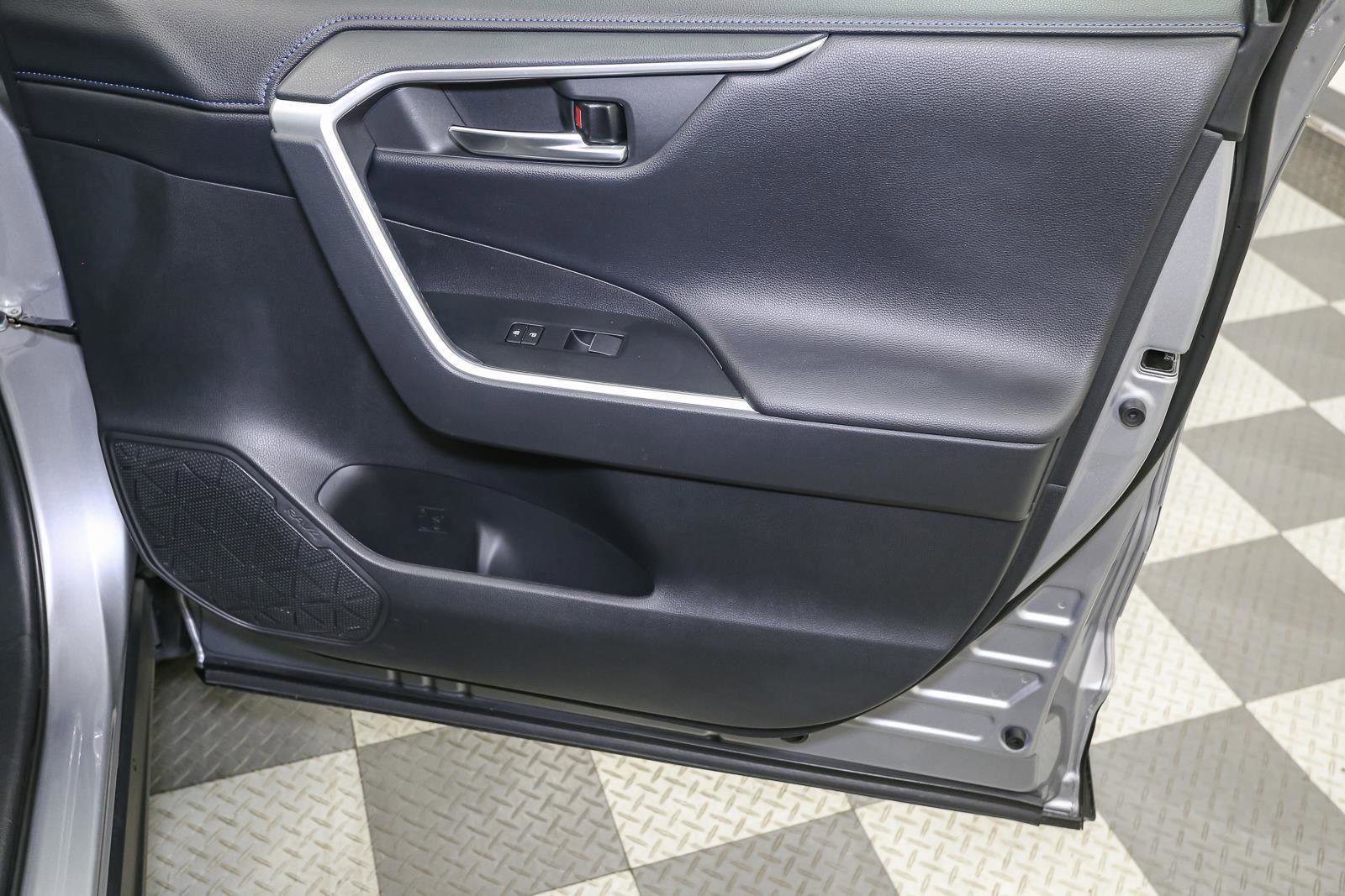 Used 2019 Toyota RAV4 XSE w/ Carpet Mat Package AWD/4WD image 20