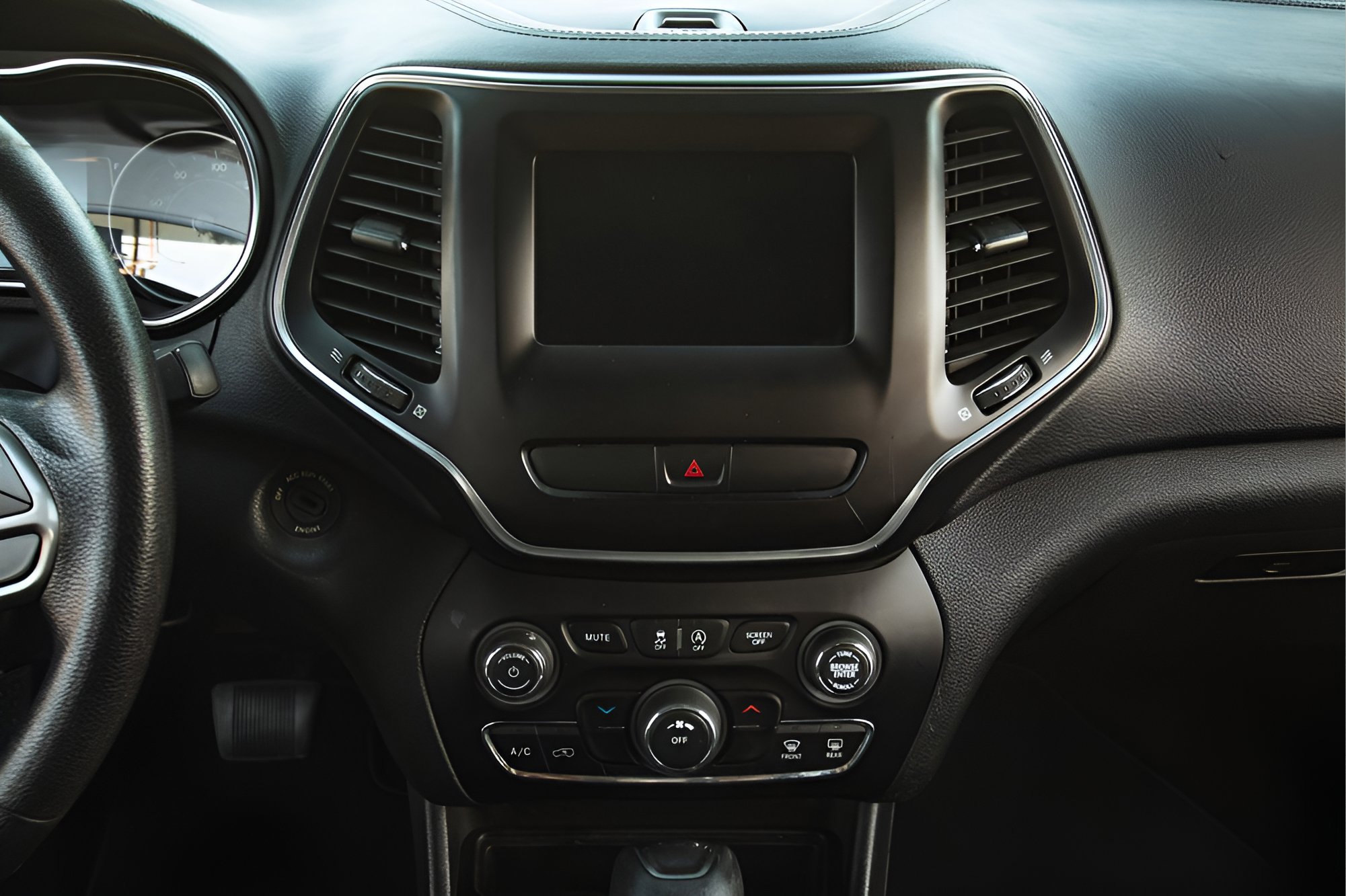 Used 2019 Jeep Cherokee Latitude w/ Popular Appearance Group FWD image 10