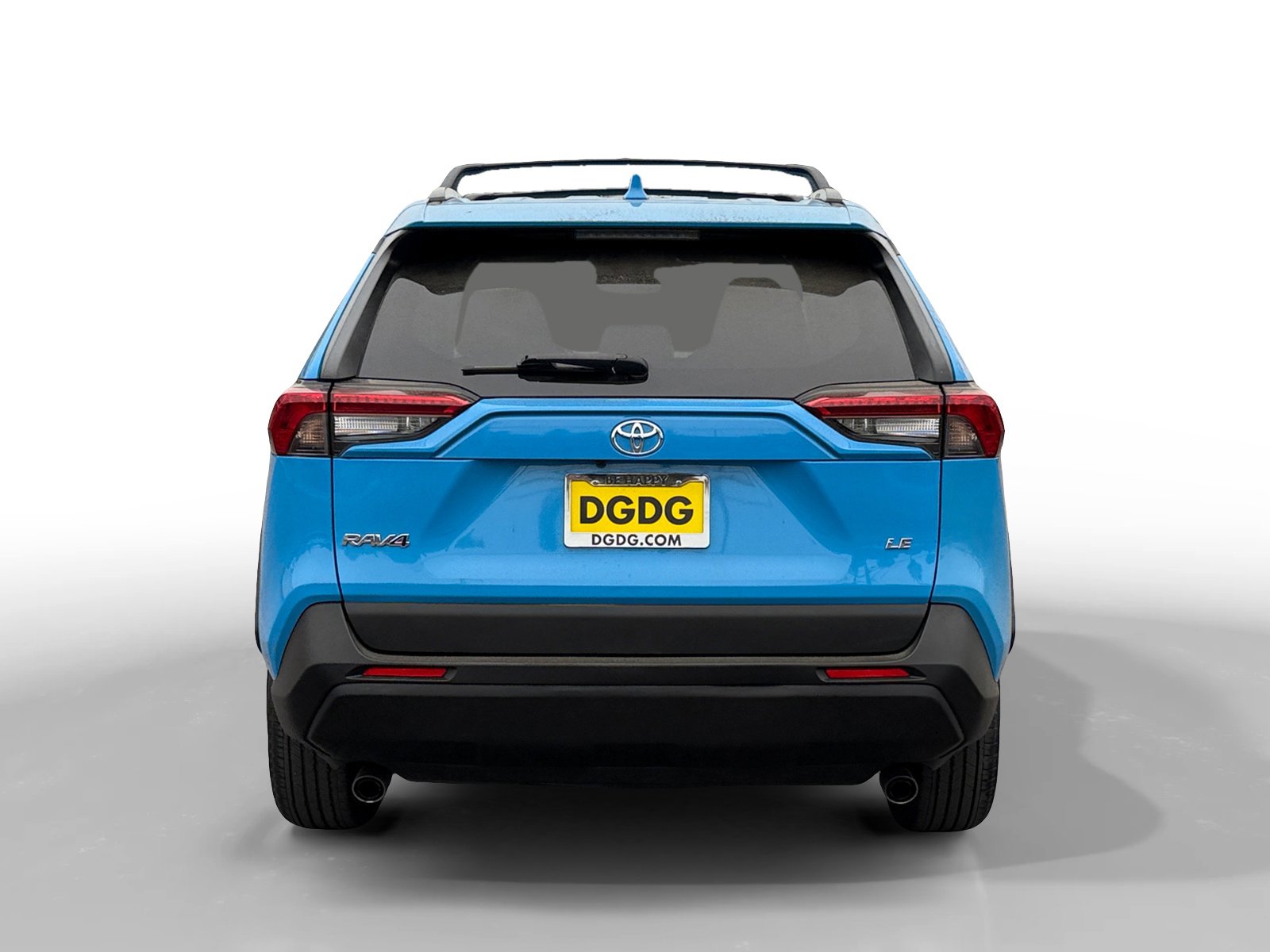 Used 2021 Toyota RAV4 LE image 4