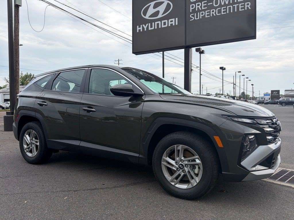 Certified 2025 Hyundai Tucson SE AWD/4WD image 2