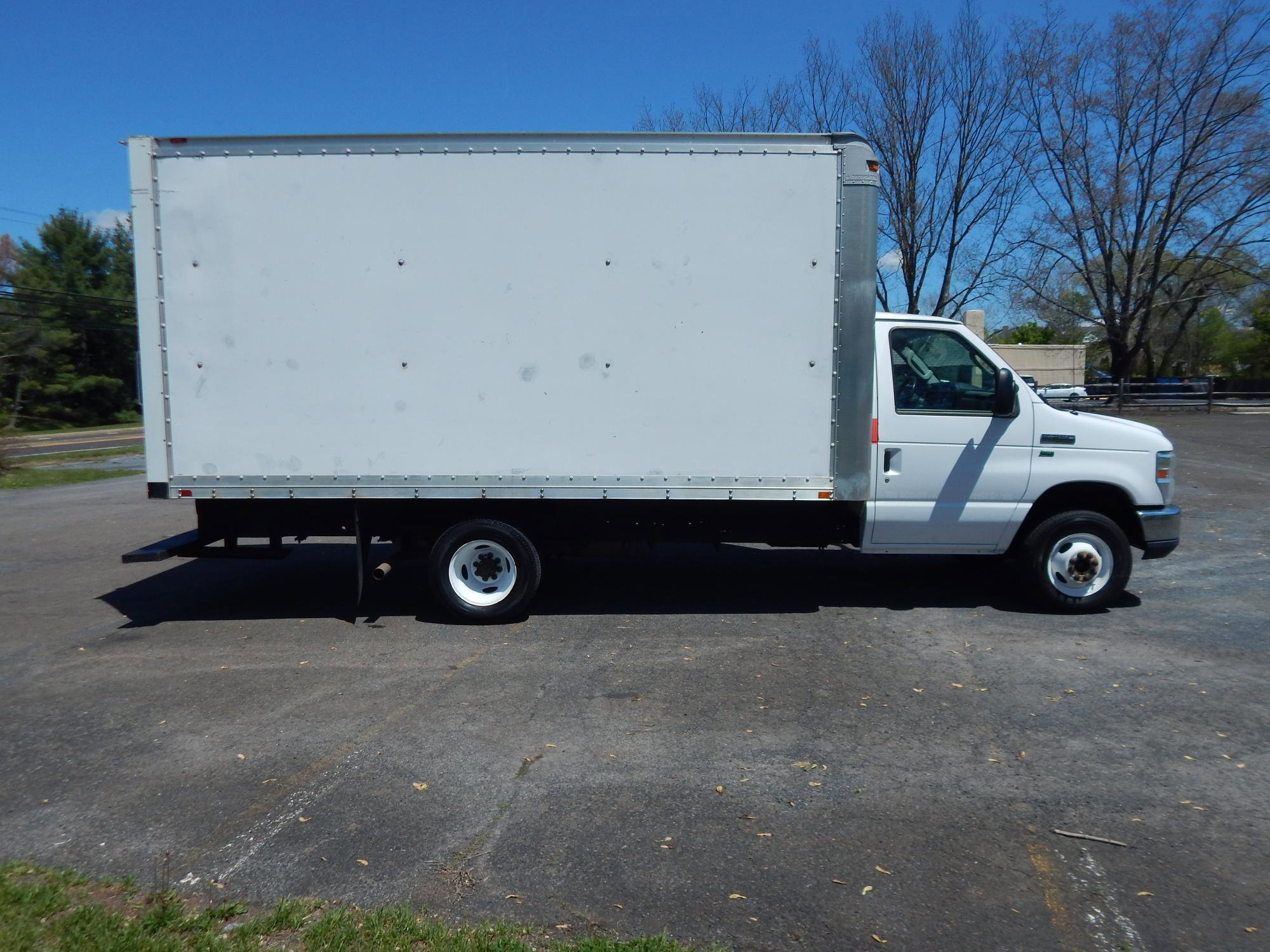 Used 2014 Ford E-350 and Econoline 350 Super Duty w/ Power Windows & Locks Group RWD image 5