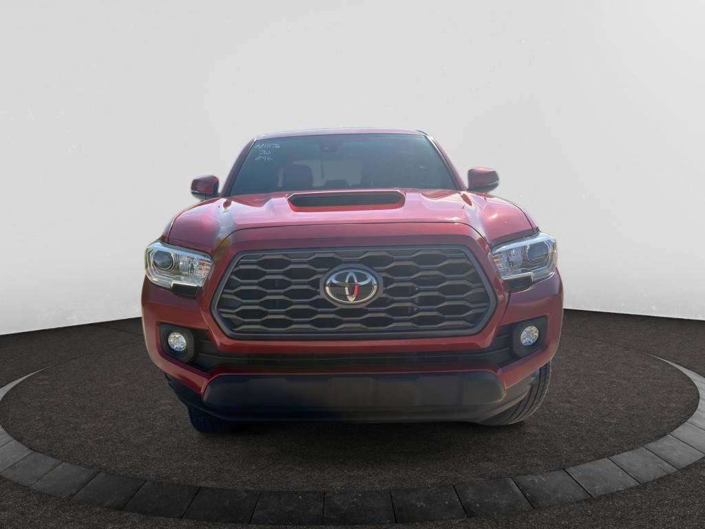 Used 2020 Toyota Tacoma TRD Sport w/ Technology Package AWD/4WD image 2