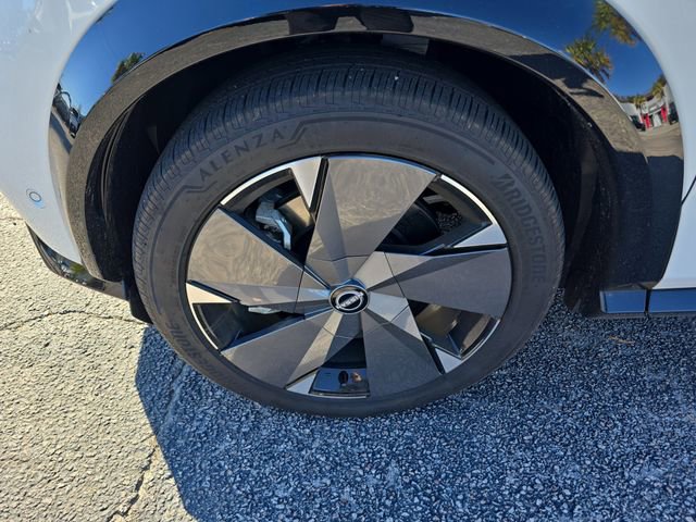 New 2025 Nissan Ariya Platinum image 12