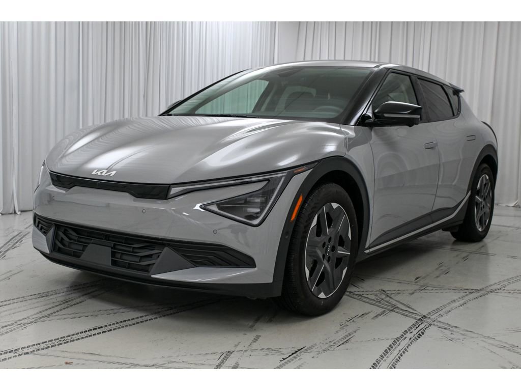 Used 2025 Kia EV6 Light w/ Light LR Technology Package image 4