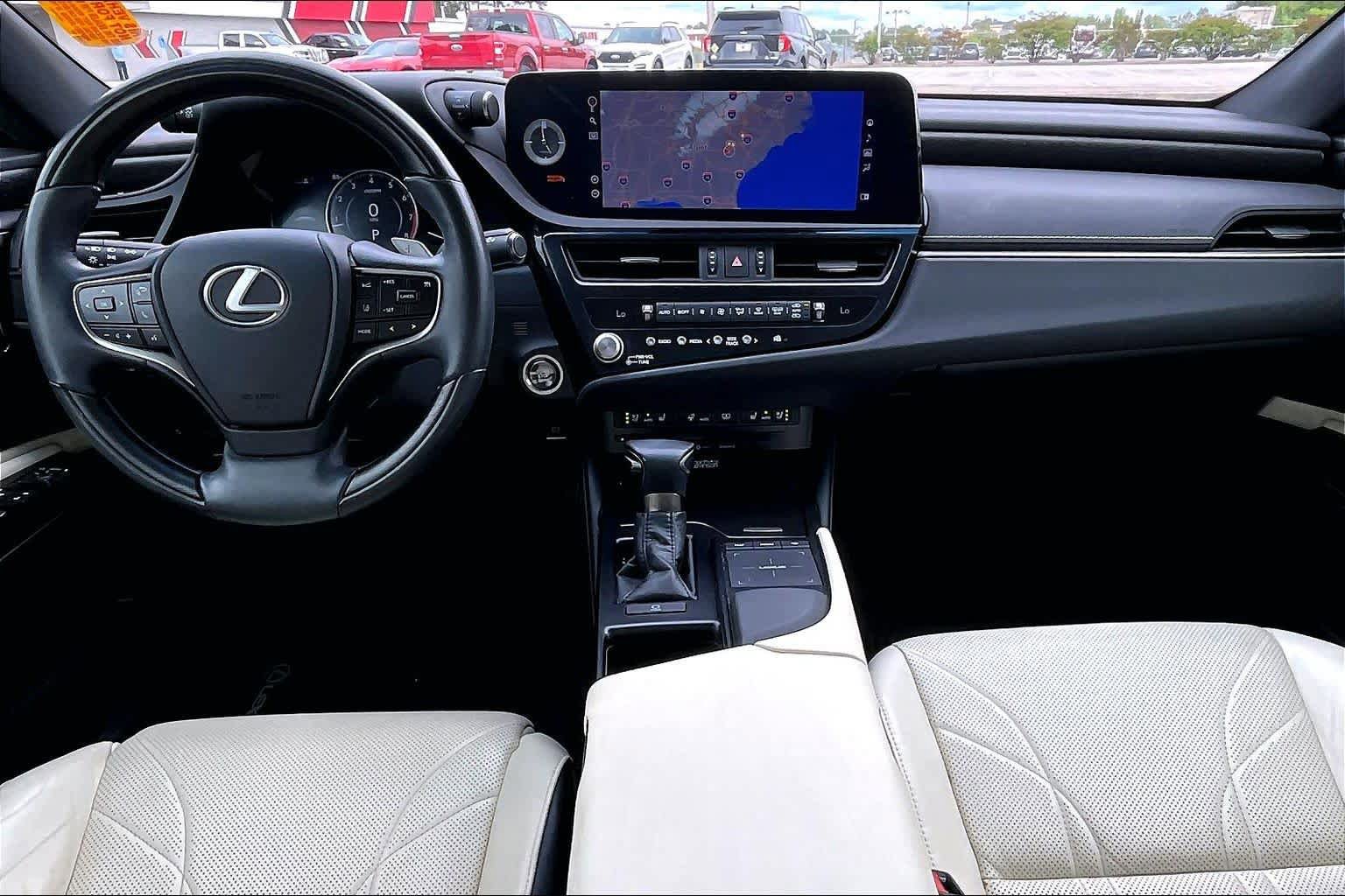 Used 2022 Lexus ES 350 Ultra Luxury w/ Accessory Package 2 FWD image 16