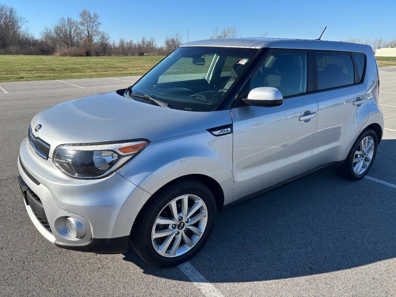 Used 2017 Kia Soul + image 3