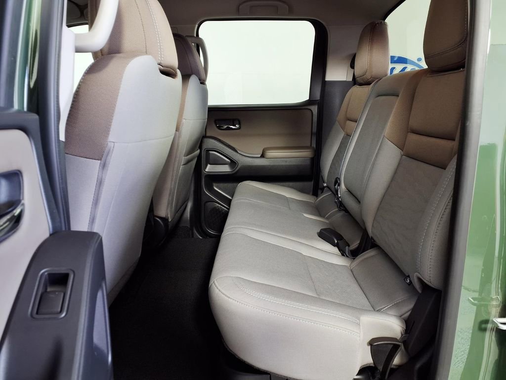 Used 2024 Nissan Frontier SV w/ Technology Package RWD image 10