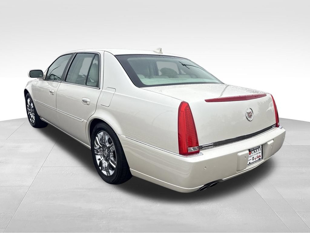 Used 2011 Cadillac DTS Platinum FWD image 5