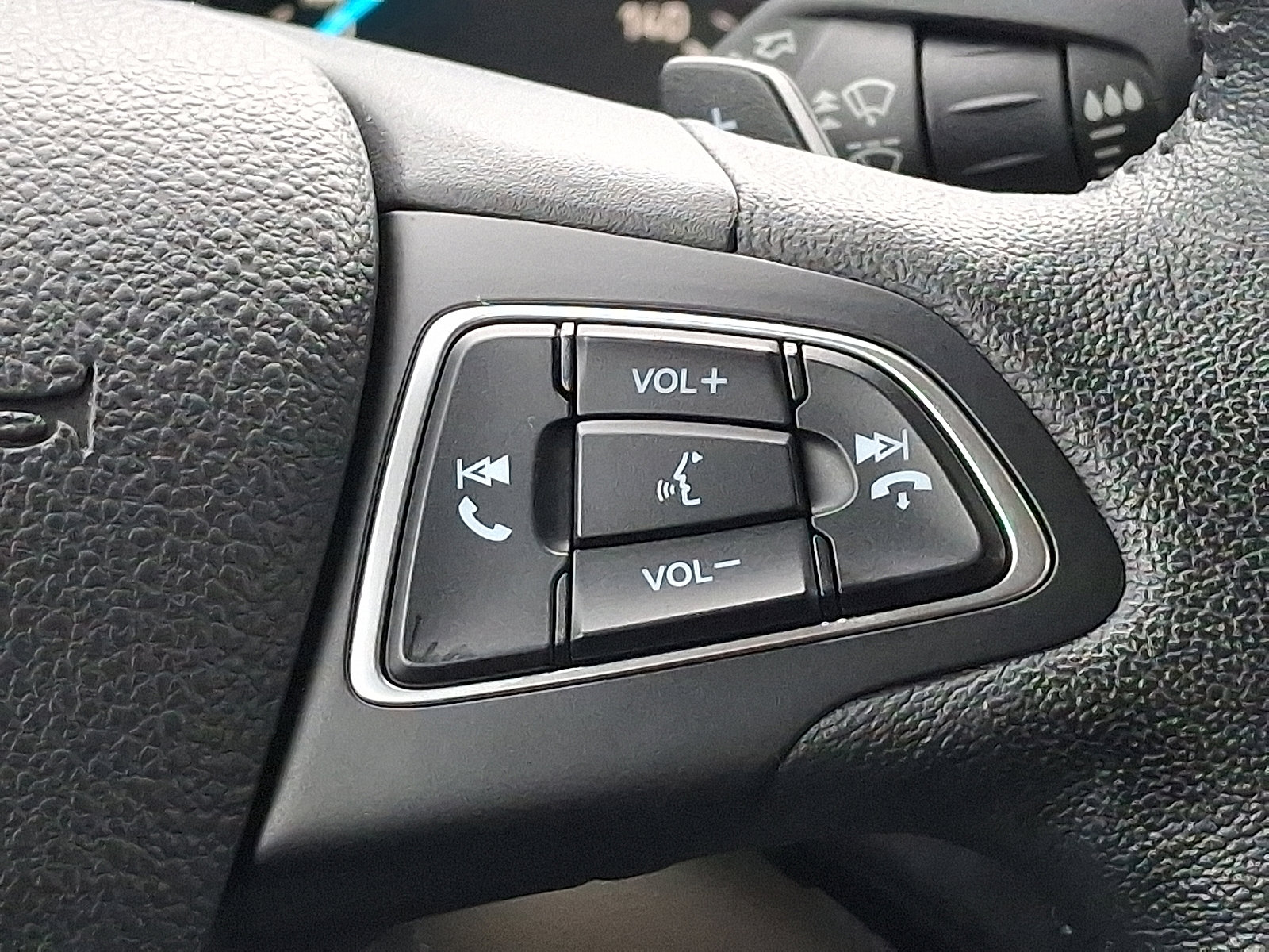 Used 2017 Ford Escape Titanium image 21