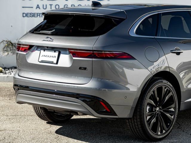 New 2026 Jaguar F-PACE R-Dynamic S image 7