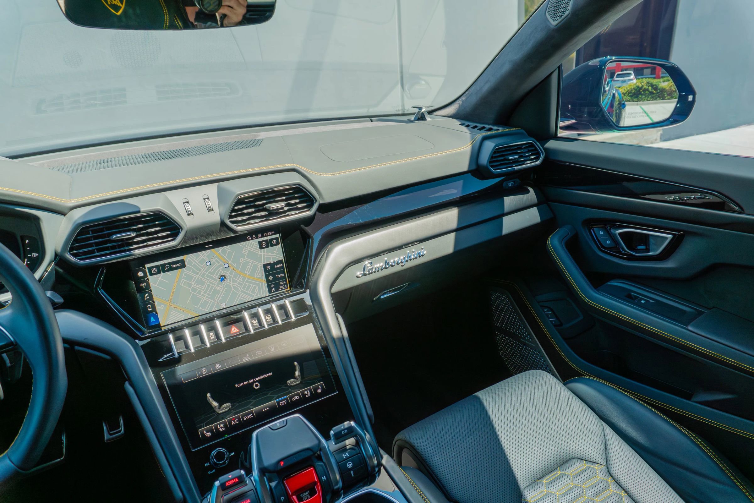 Used 2021 Lamborghini Urus AWD/4WD image 58